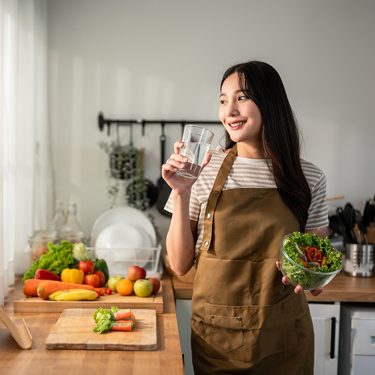 Cara Menata Dapur agar Rapi dengan Alat Makan dan Stoples Kaca